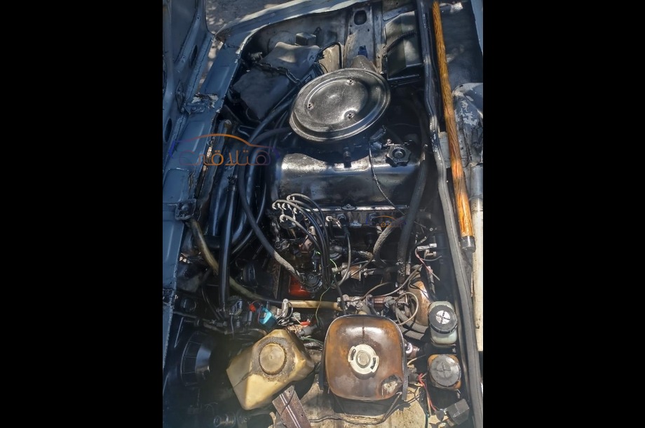 2105 Lada رمادي