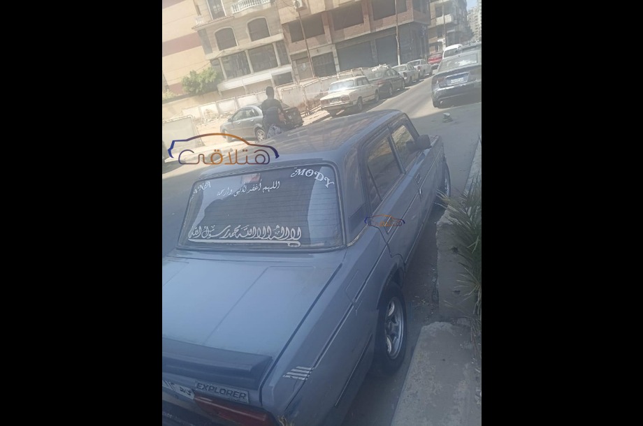 2105 Lada رمادي