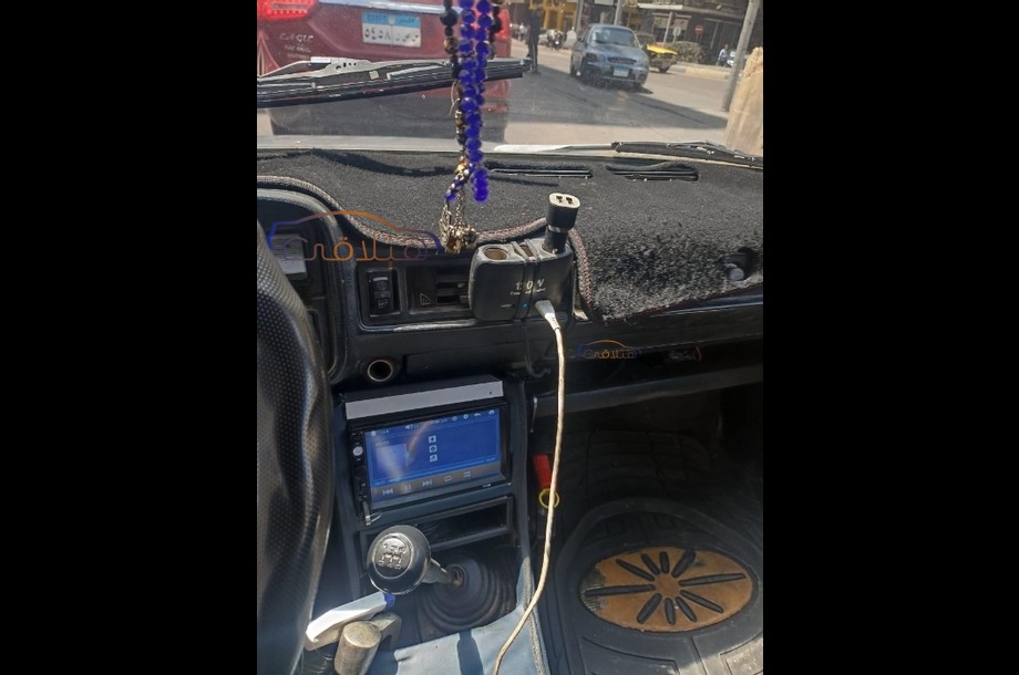 2105 Lada رمادي