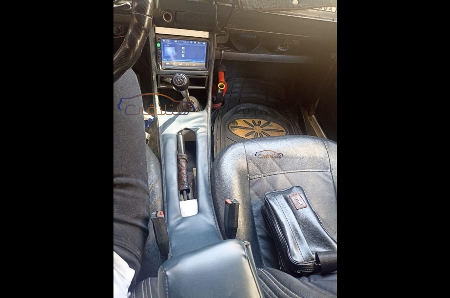 2105 Lada رمادي