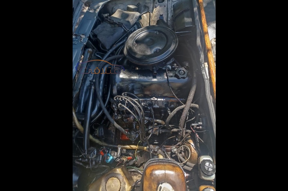 2105 Lada رمادي