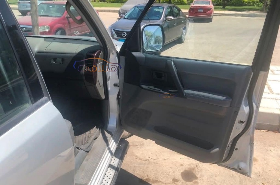 Pajero Mitsubishi Silver