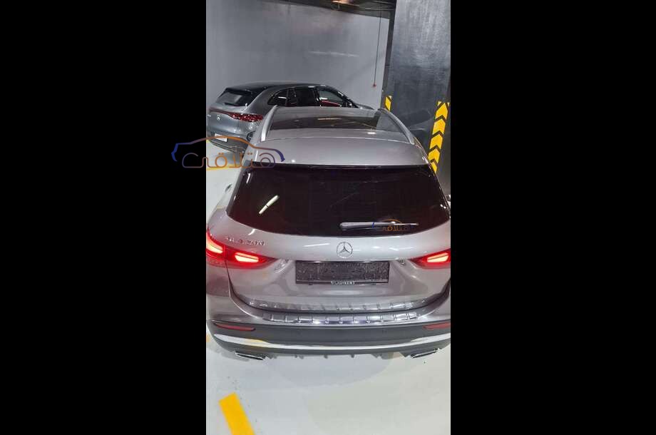 GLA 200 Mercedes Gray