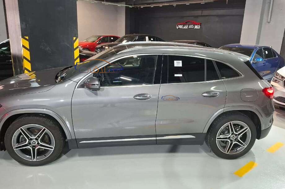 GLA 200 Mercedes Gray