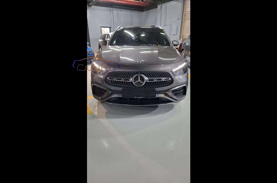GLA 200 Mercedes Gray