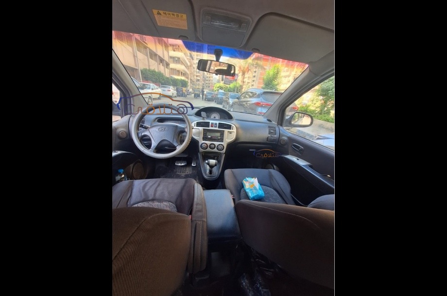 Matrix Hyundai أبيض