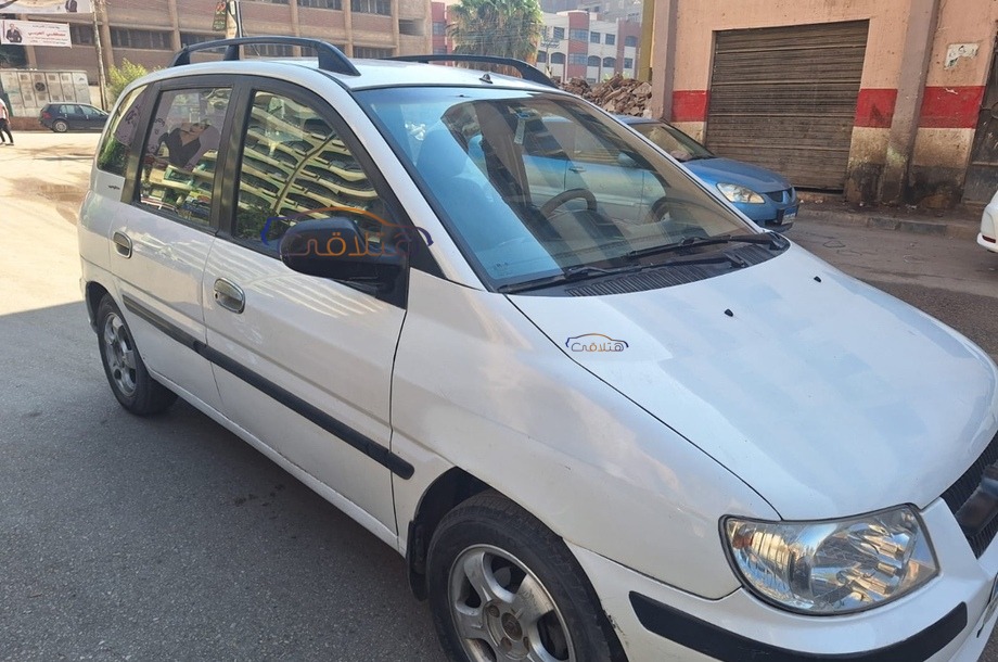 Matrix Hyundai أبيض
