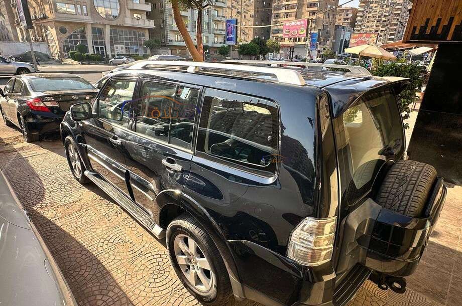 Pajero Mitsubishi Black