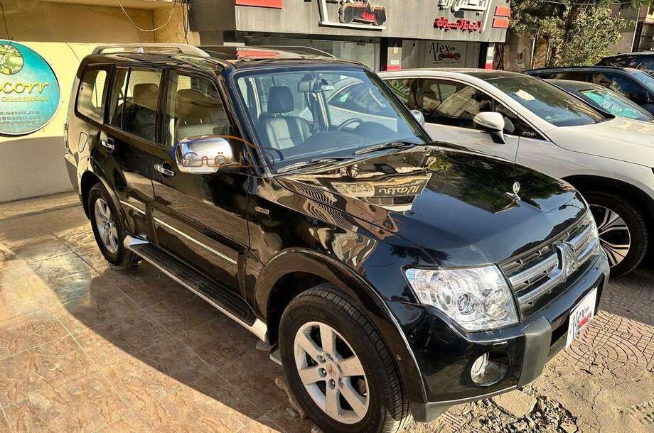 Pajero Mitsubishi Black