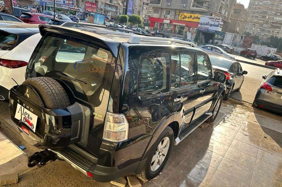 Pajero Mitsubishi Black