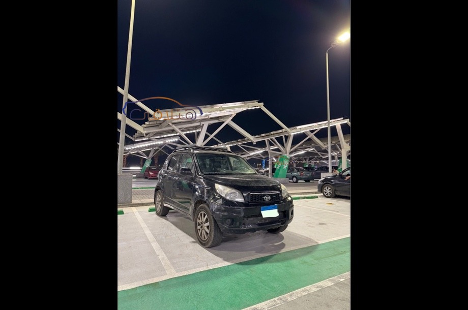 Terios Daihatsu أسود