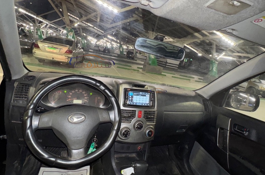 Terios Daihatsu أسود