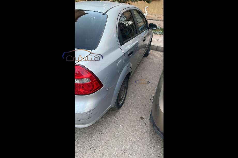 Aveo Chevrolet فضي