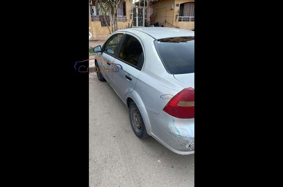 Aveo Chevrolet فضي