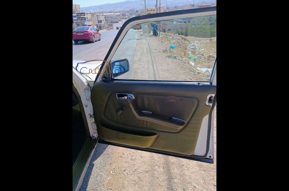 200 Mercedes أبيض