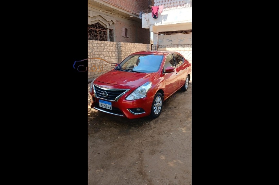 Sunny Nissan احمر