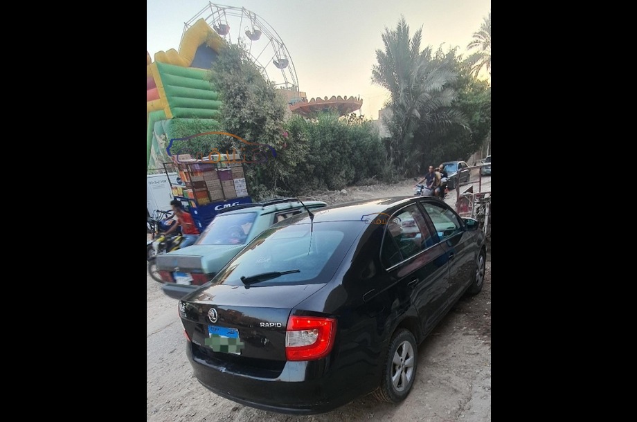 Rapid Skoda أسود