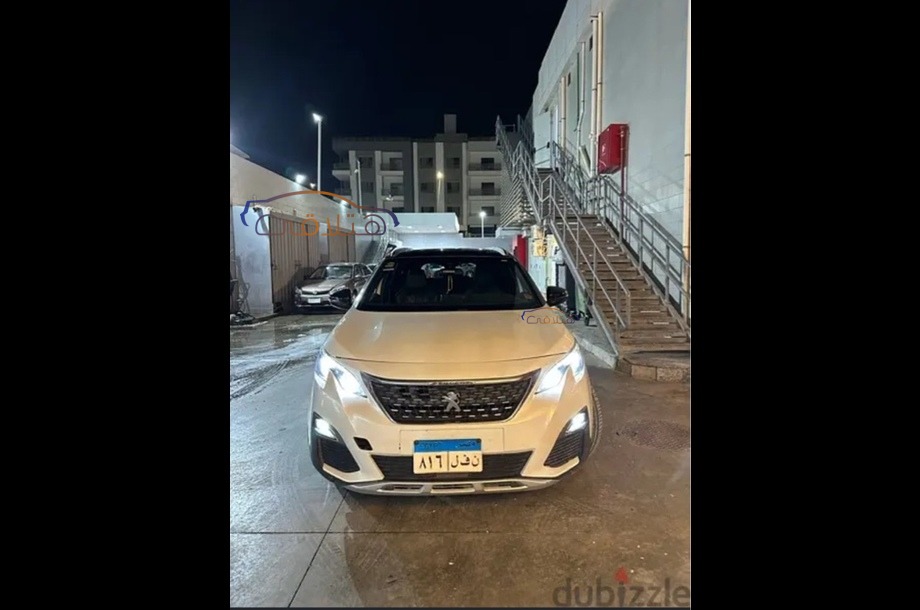 5008 Peugeot أبيض