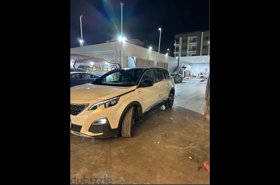5008 Peugeot أبيض