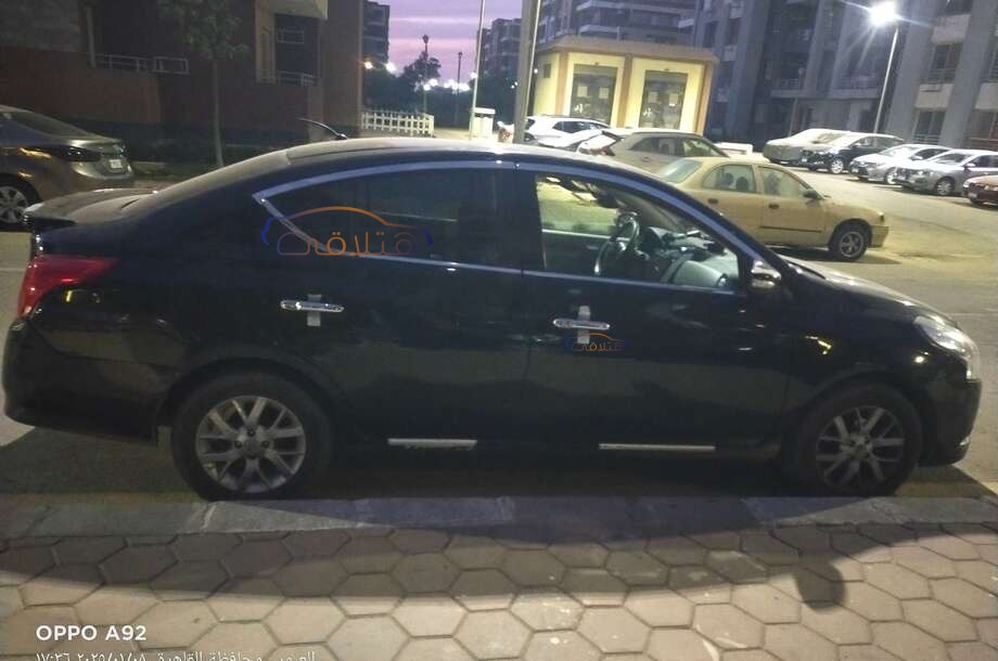 Sunny Nissan أسود