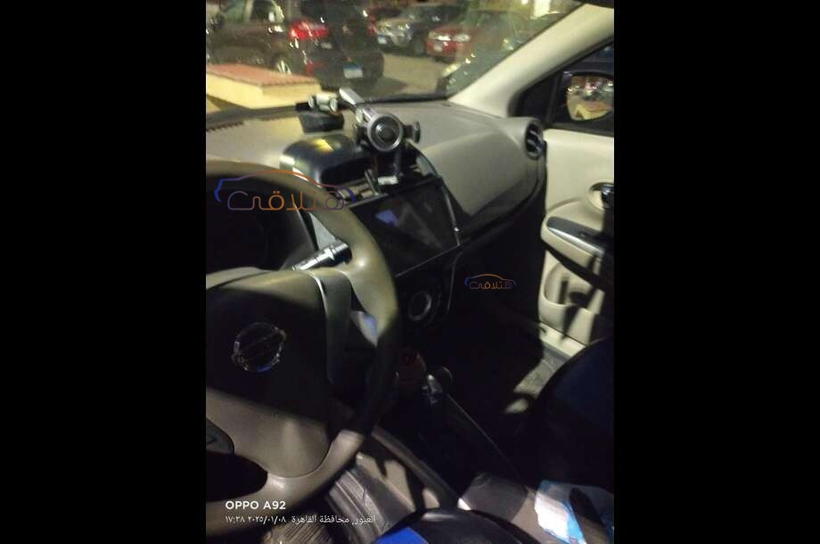 Sunny Nissan أسود