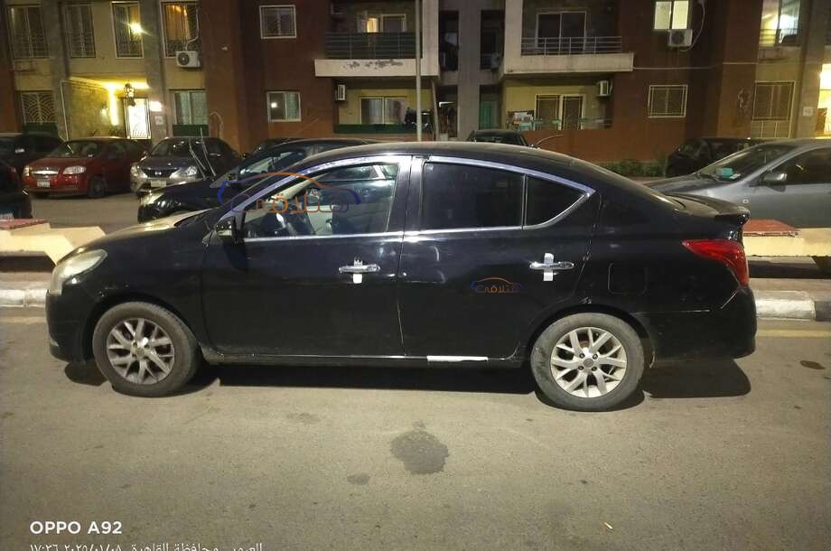 Sunny Nissan أسود