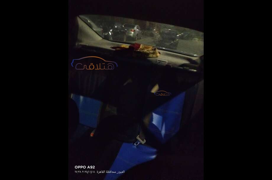 Sunny Nissan أسود