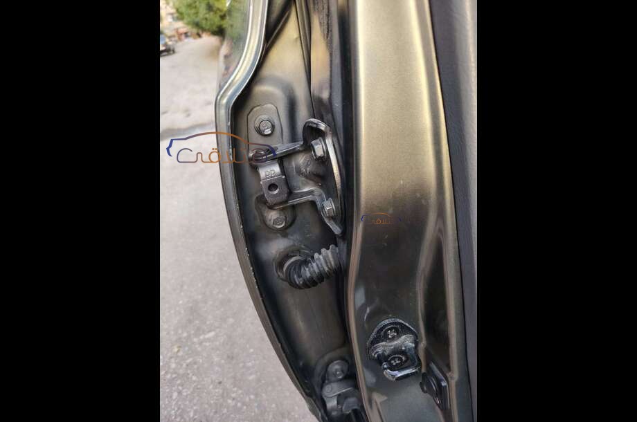 Verna Hyundai فضي