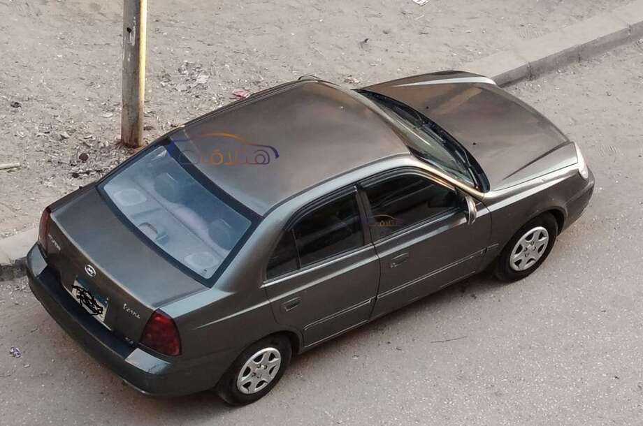 Verna Hyundai فضي