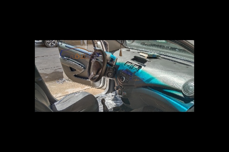 Spark Chevrolet فضي