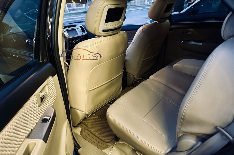 Fortuner Toyota أسود