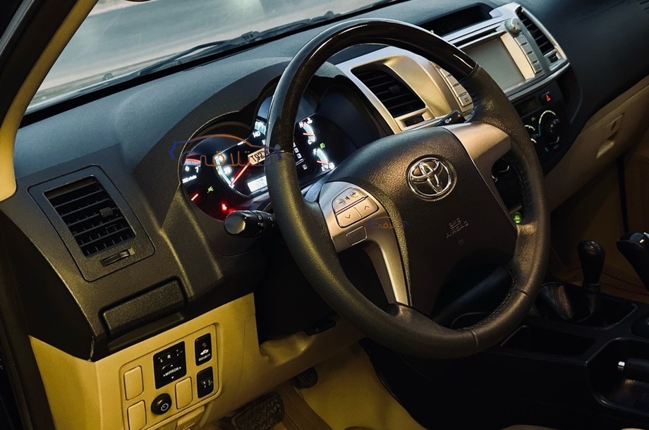 Fortuner Toyota أسود