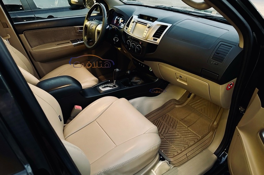 Fortuner Toyota أسود