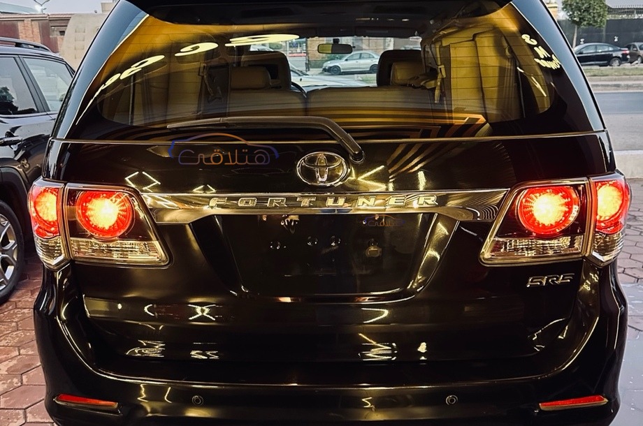 Fortuner Toyota أسود