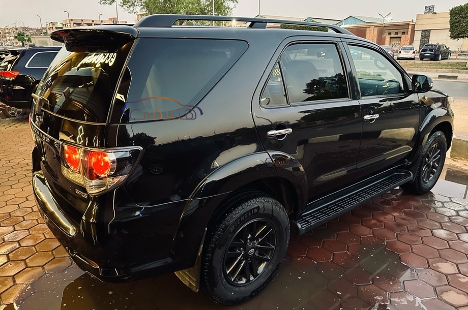 Fortuner Toyota أسود