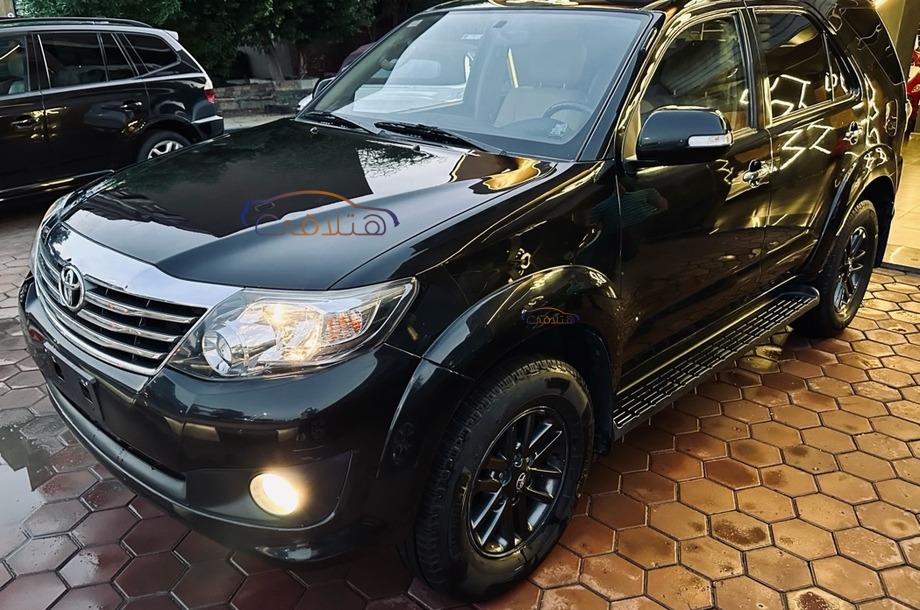 Fortuner Toyota أسود