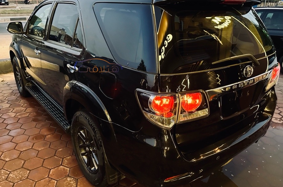 Fortuner Toyota أسود