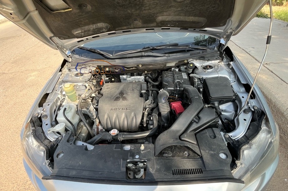 Lancer EX Shark Mitsubishi فضي