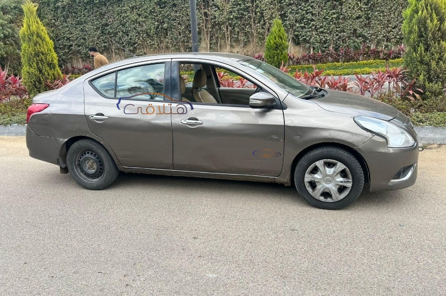 Sunny Nissan برونزي