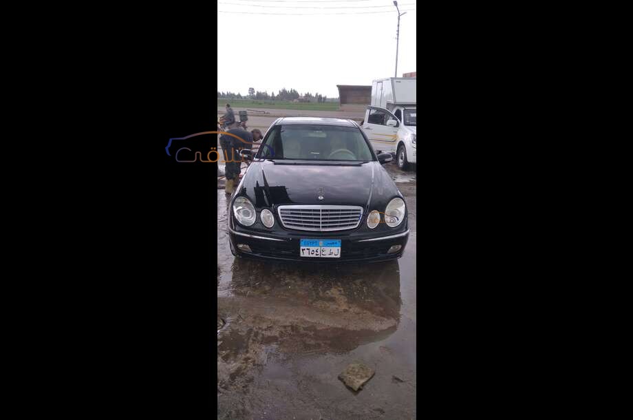 E 320 Mercedes أسود