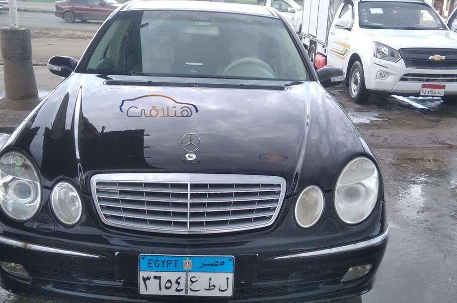 E 320 Mercedes أسود