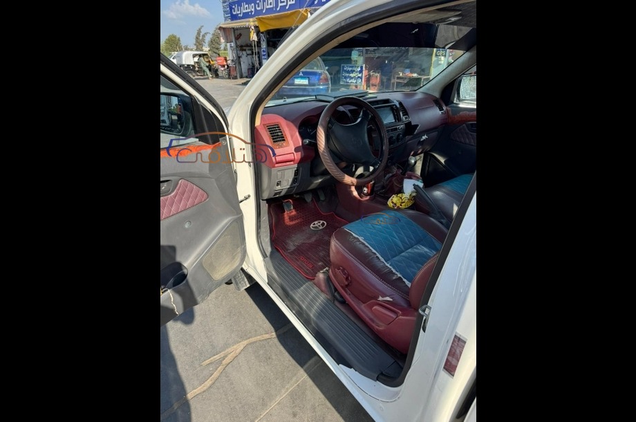 Hilux Toyota أبيض