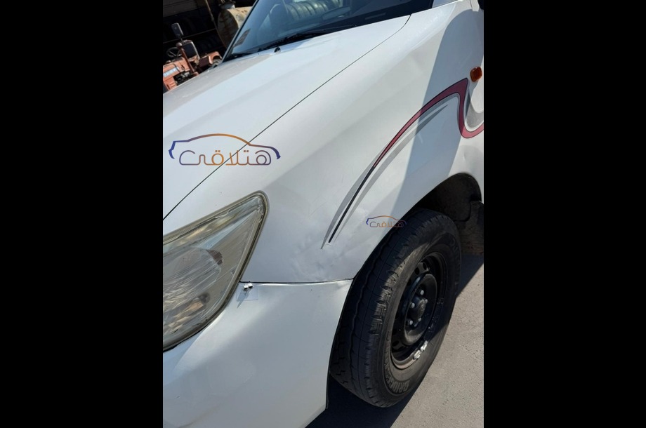 Hilux Toyota أبيض