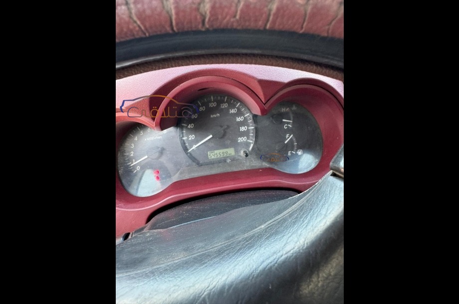 Hilux Toyota أبيض