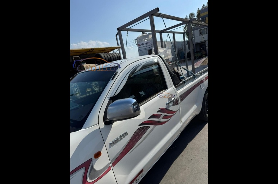 Hilux Toyota أبيض