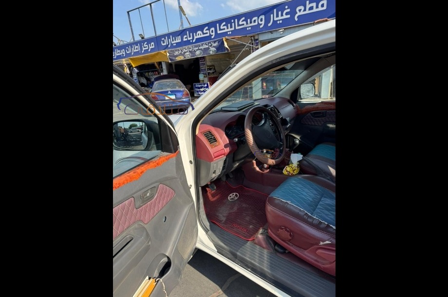 Hilux Toyota أبيض