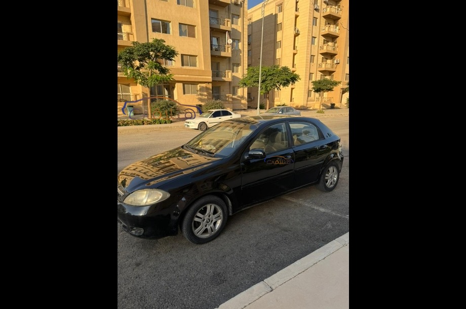 Optra Chevrolet أسود