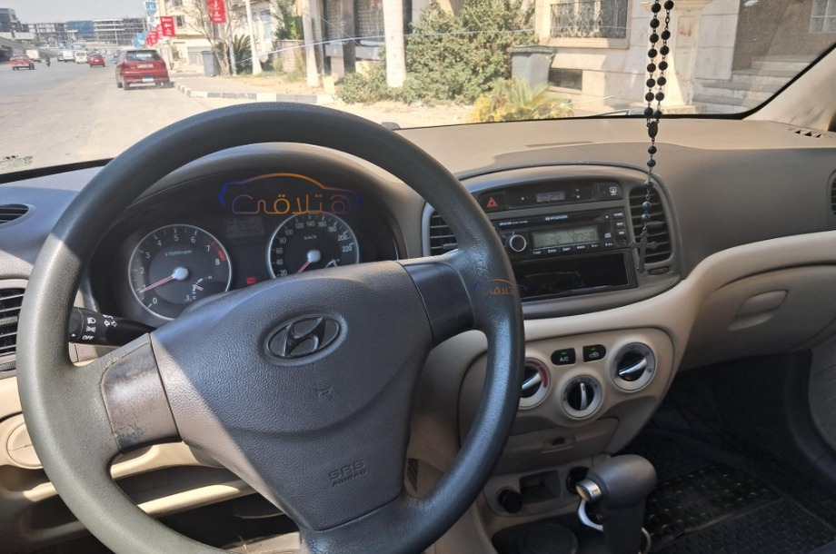 Accent Hyundai أسود