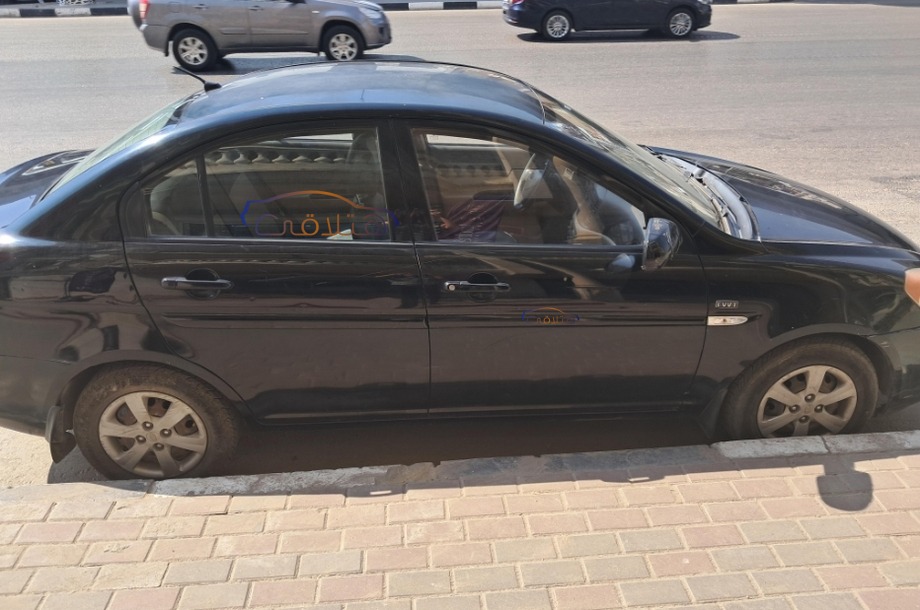 Accent Hyundai أسود