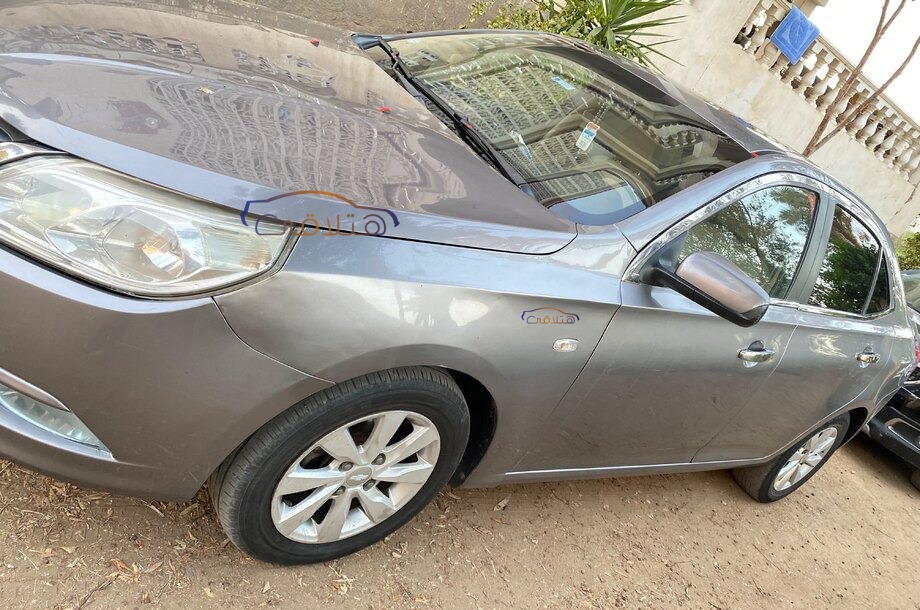 Optra Chevrolet رمادي